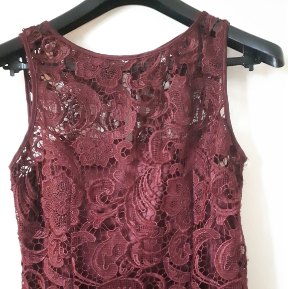 Adrianna Papell Lace Dress. Size 4. Burgundy. - Picture 5 of 6